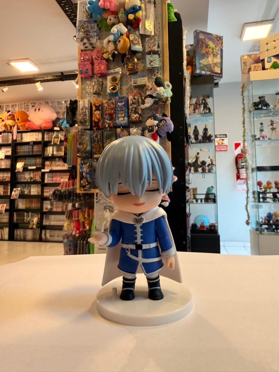 FIGURA CHIBI DE HIMMEL OJOS CERRADOS