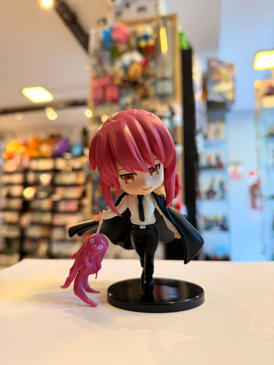 FIGURA CHIBI DE MAKIMA CON DEMONIO ROSA