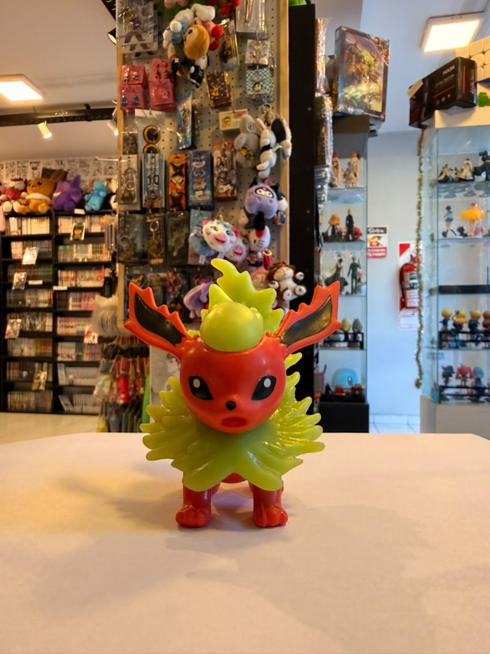 FIGURA DE FLAREON LINEA POKEMON MONCOLLE