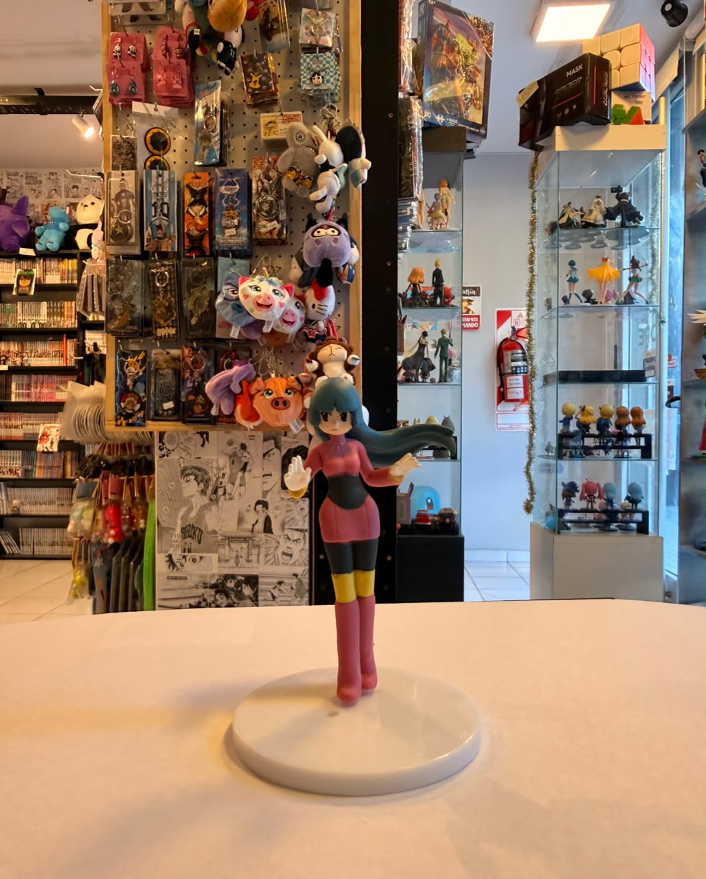 FIGURA GASHAPON DE SABRINA LIDER DEL GIMNASIO
