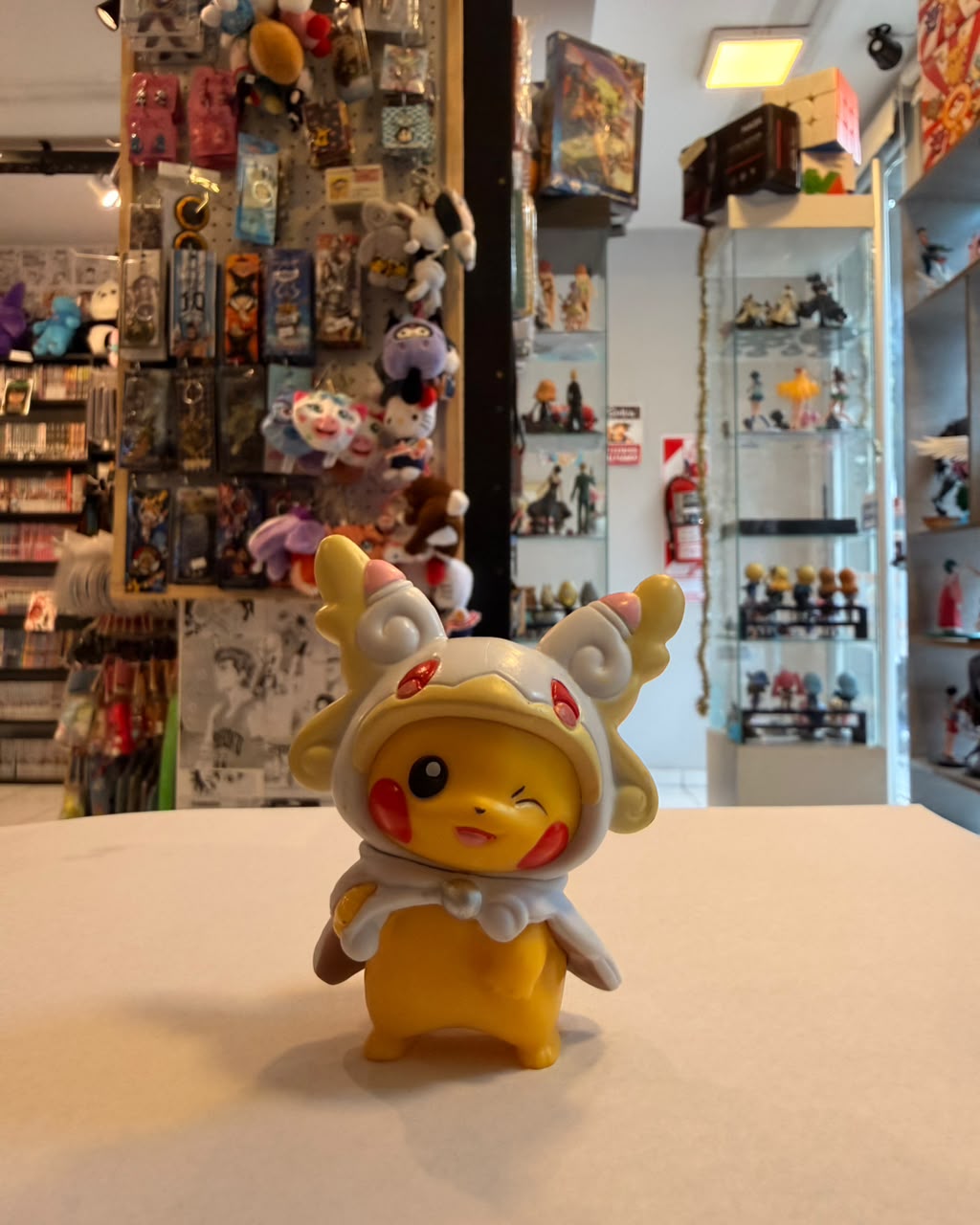 FIGURA CHIBI DE PIKACHU DISFRAZADO DE MEGA AUDINO