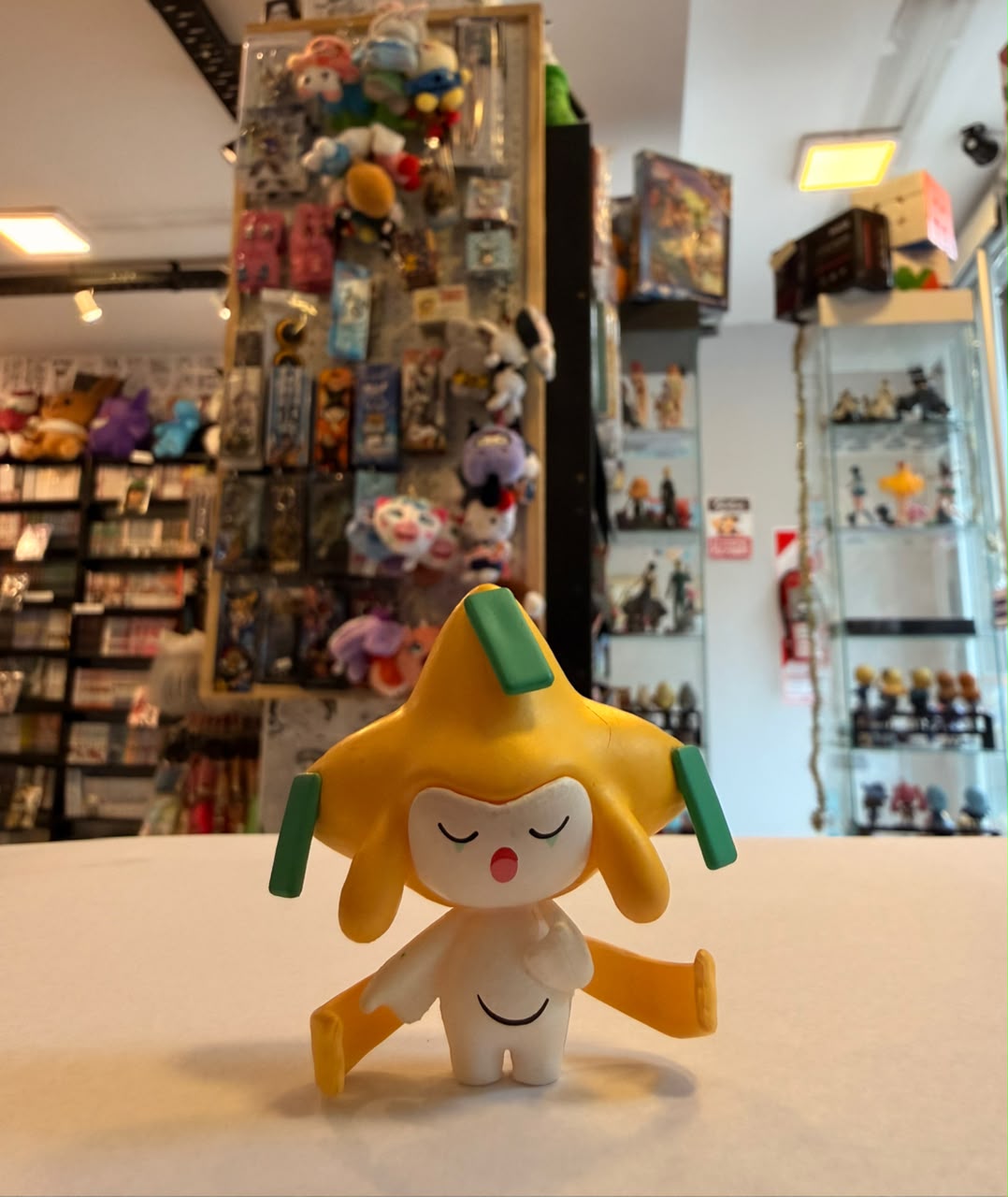 FIGURA GASHAPON DE JIRACHI DURMIENTE