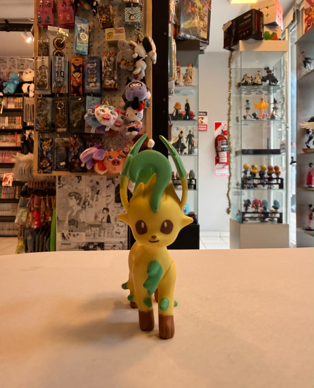 FIGURA GASHAPON DE LEAFEON