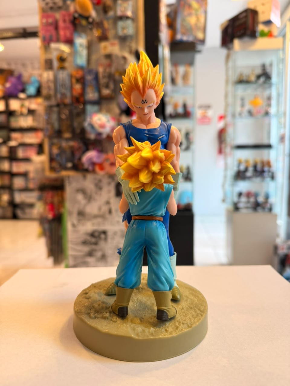 FIGURA DE ESCENA DE SACRIFICIO ENTRE VEGETA Y TRUNKS