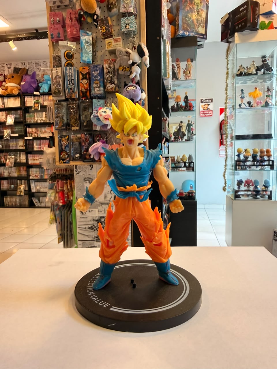 FIGURA DE GOKU EN MODO SUPER SAIYAN
