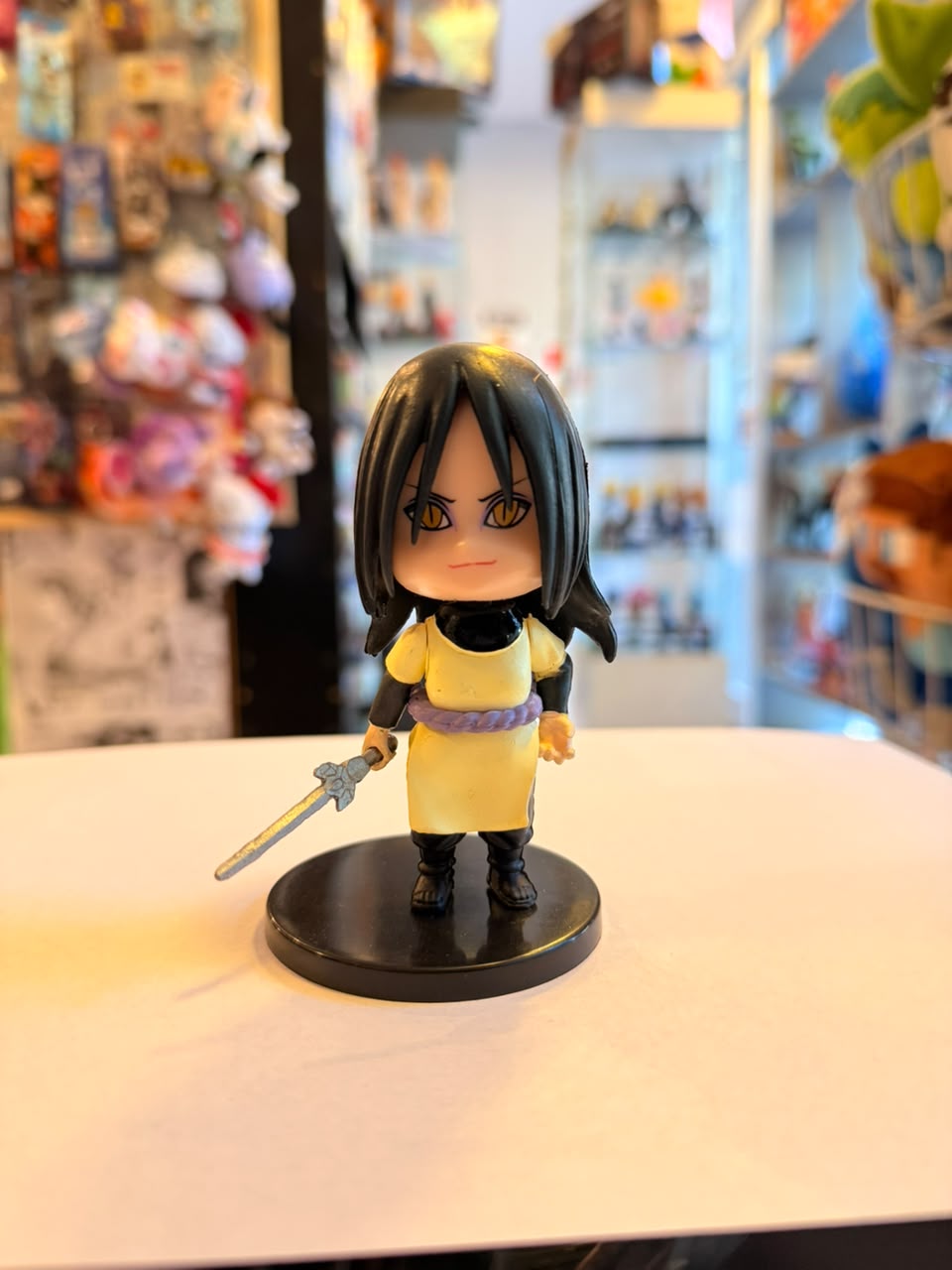 FIGURA CHIBI DE OROCHIMARU CON ESPADA KUSANAGI