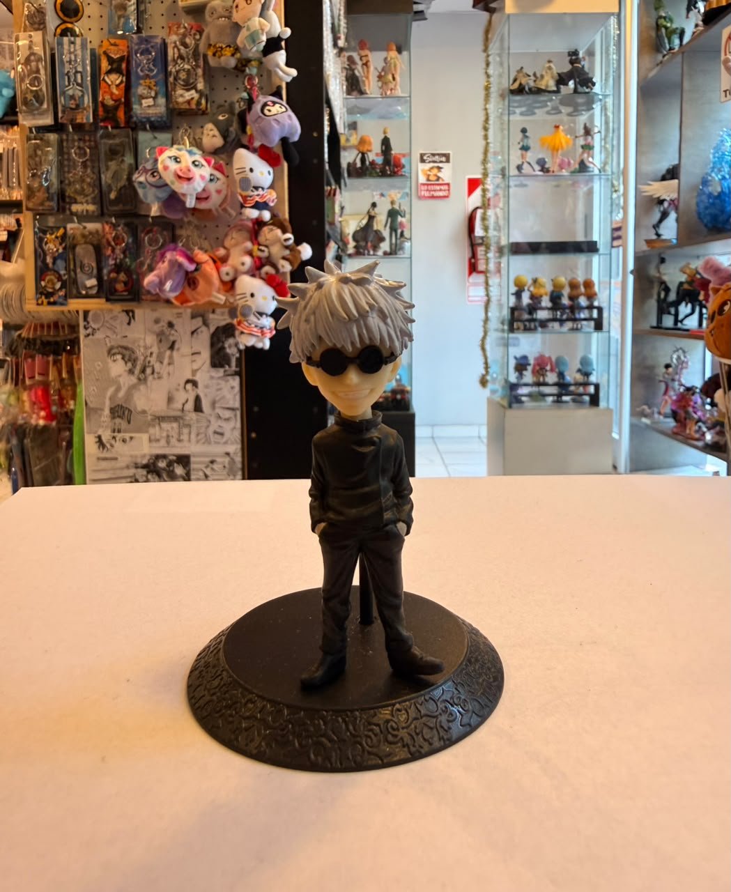 FIGURA GASHAPON DE GOJO EXPRESION RELAJADA
