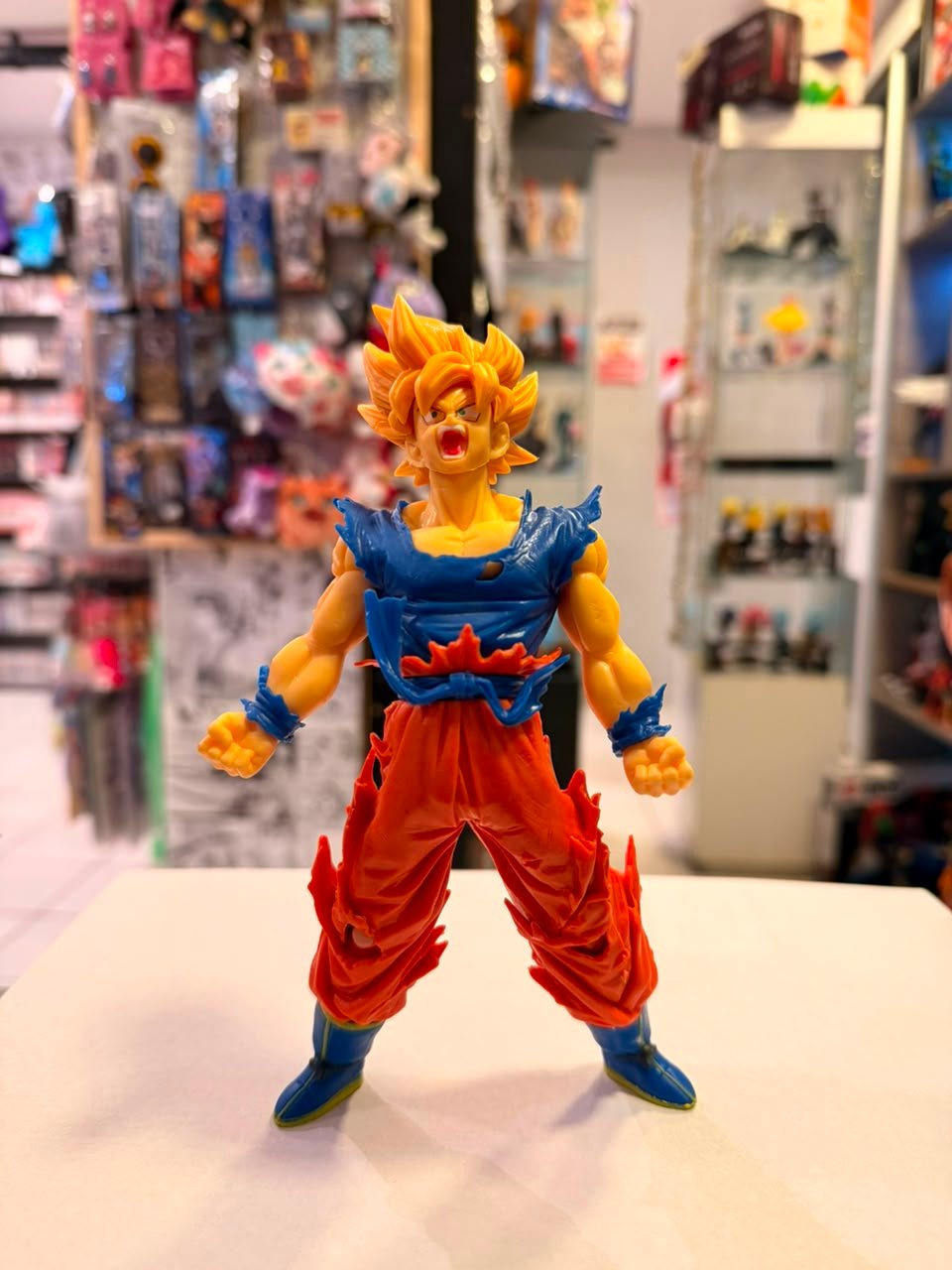 FIGURA DE GOKU FORMA SUPER SAIYAN