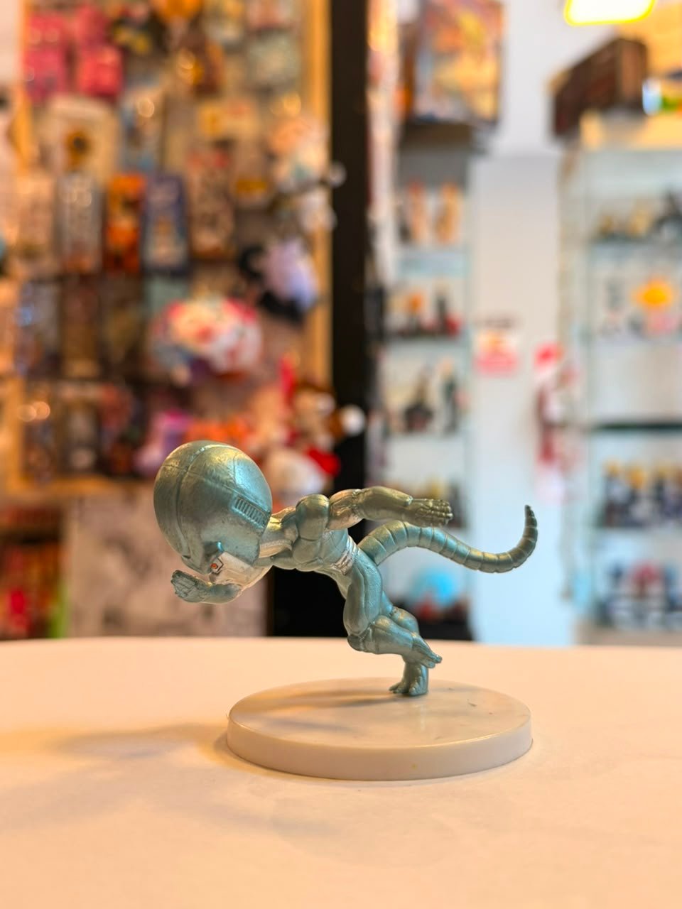FIGURA GASHAPON DE METAL COOLER foto 2