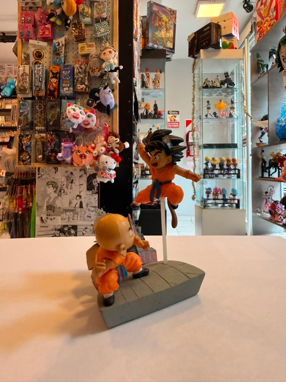 FIGURA DIORAMA DE ESCENA DE BATALLA ENTRE KRILLIN Y GOKU
