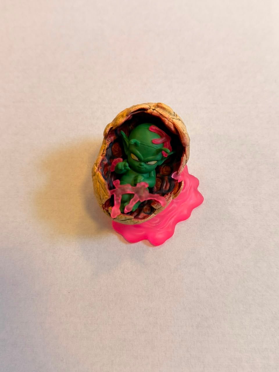 FIGURA GASHAPON DE PICCOLO JR. RECIEN NACIDO