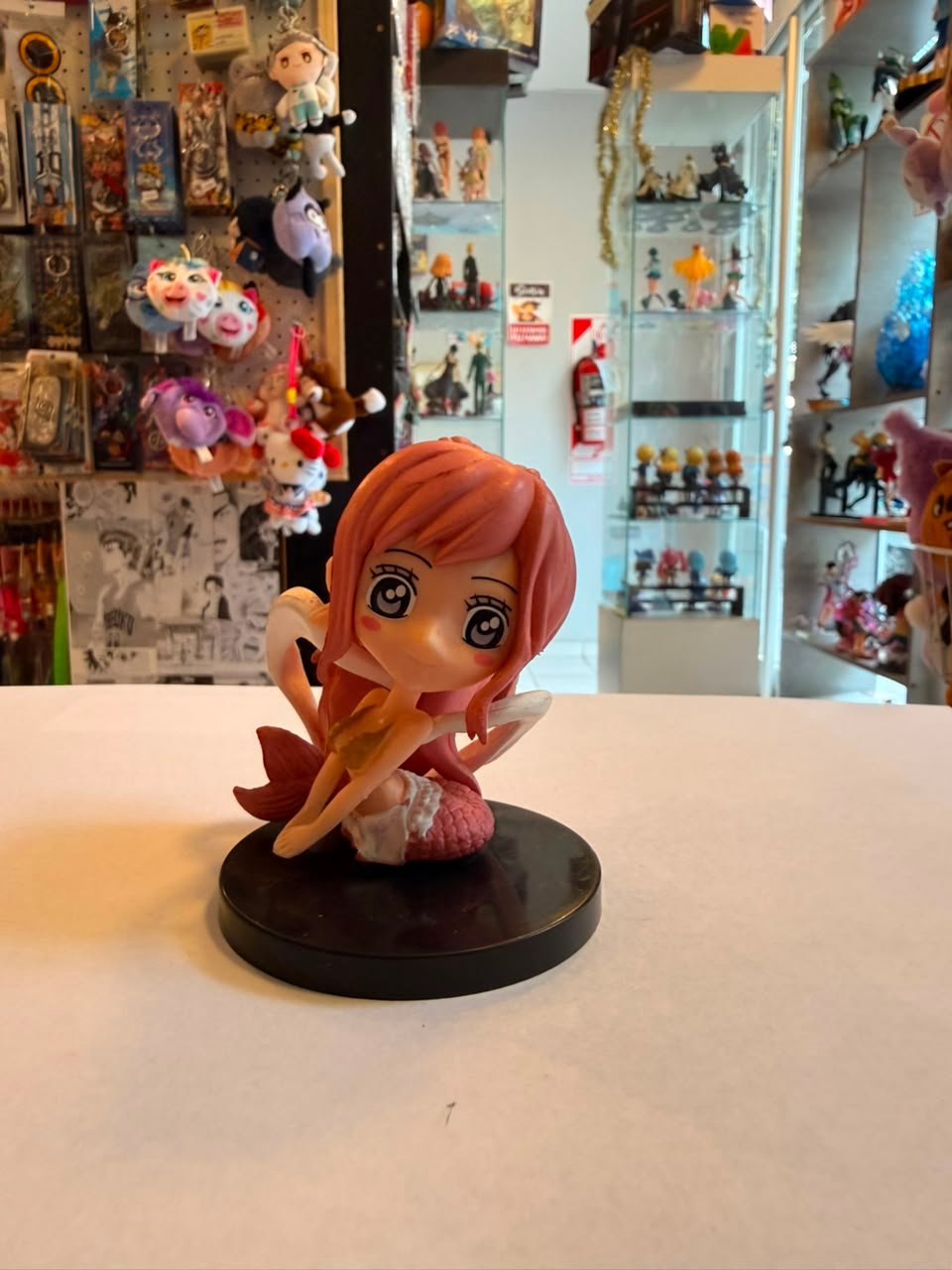 FIGURA CHIBI DE LA PRINCESA SHIRAHOSHI SENTADA