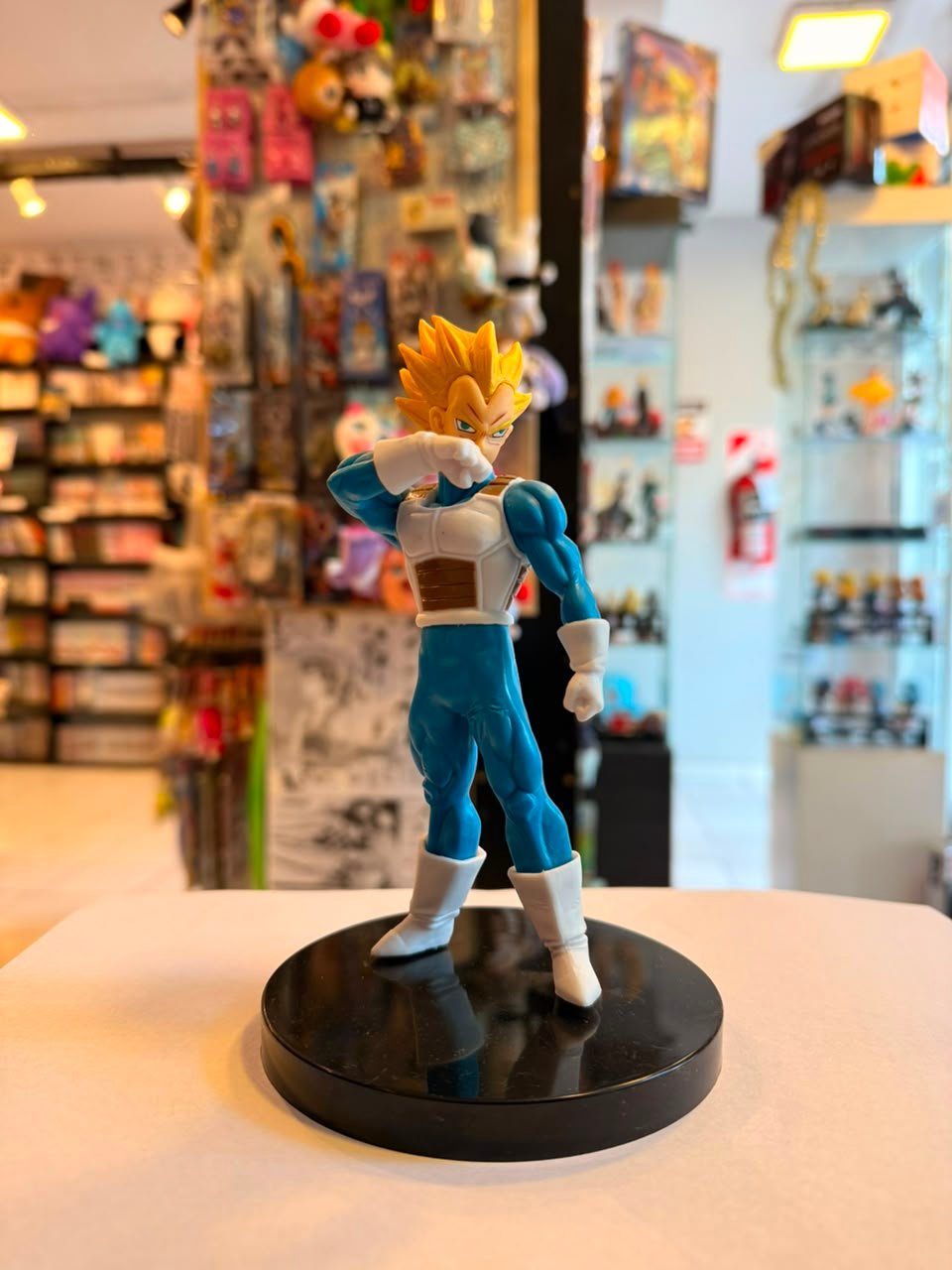 FIGURA DE VEGETA EN SU FORMA SUPER SAIYAN