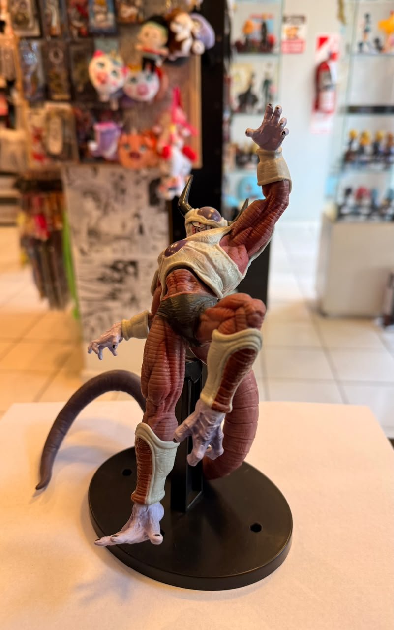 FIGURA DE FREEZER EN SU SEGUNDA FORMA foto 2