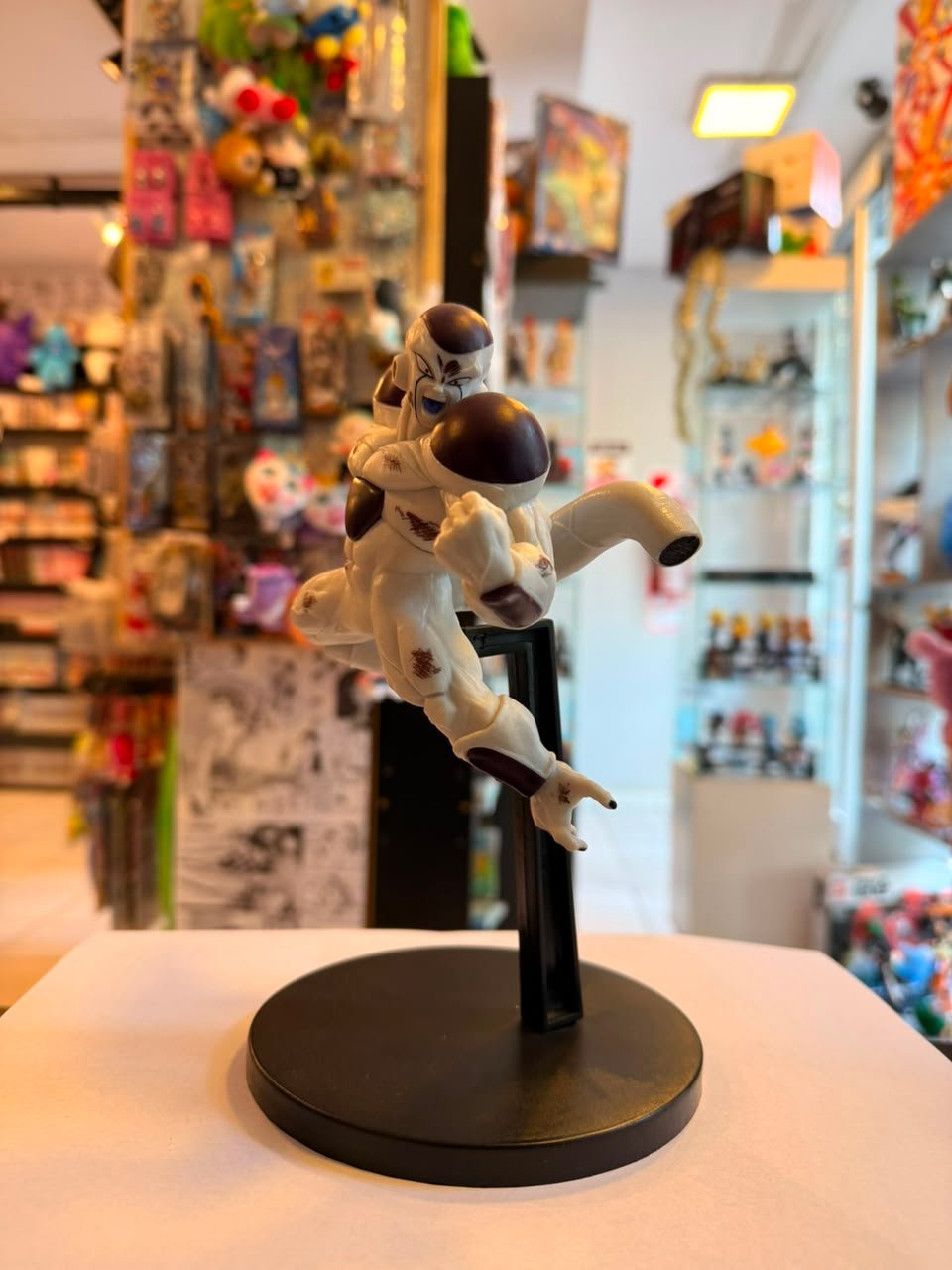 FIGURA DE FREEZER EN SU FORMA FULL POWER