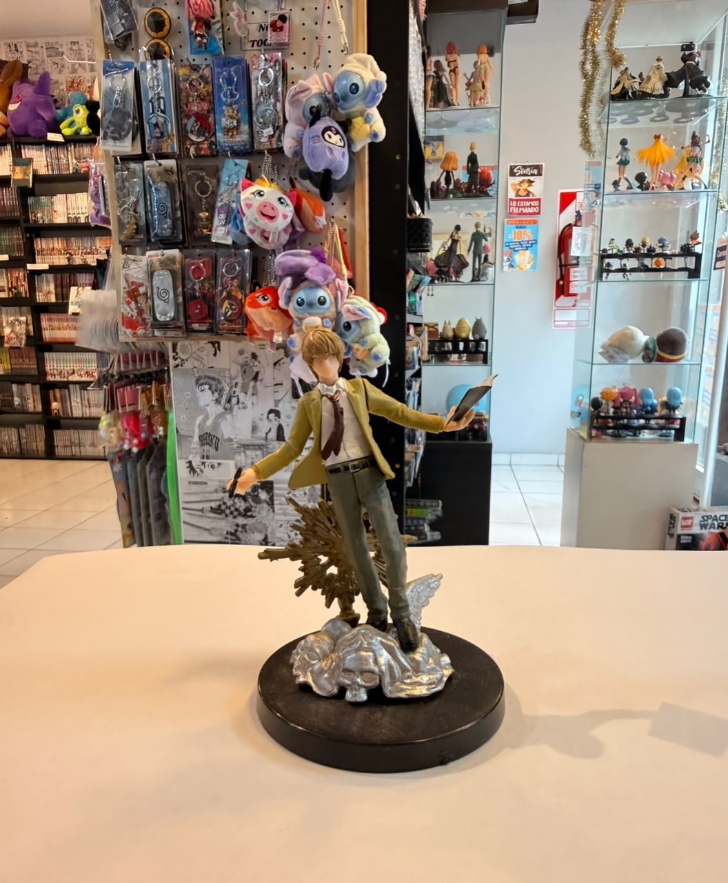 FIGURA CHIBI DE LIGHT YAGAMI SOSTENIENDO LIBRETA