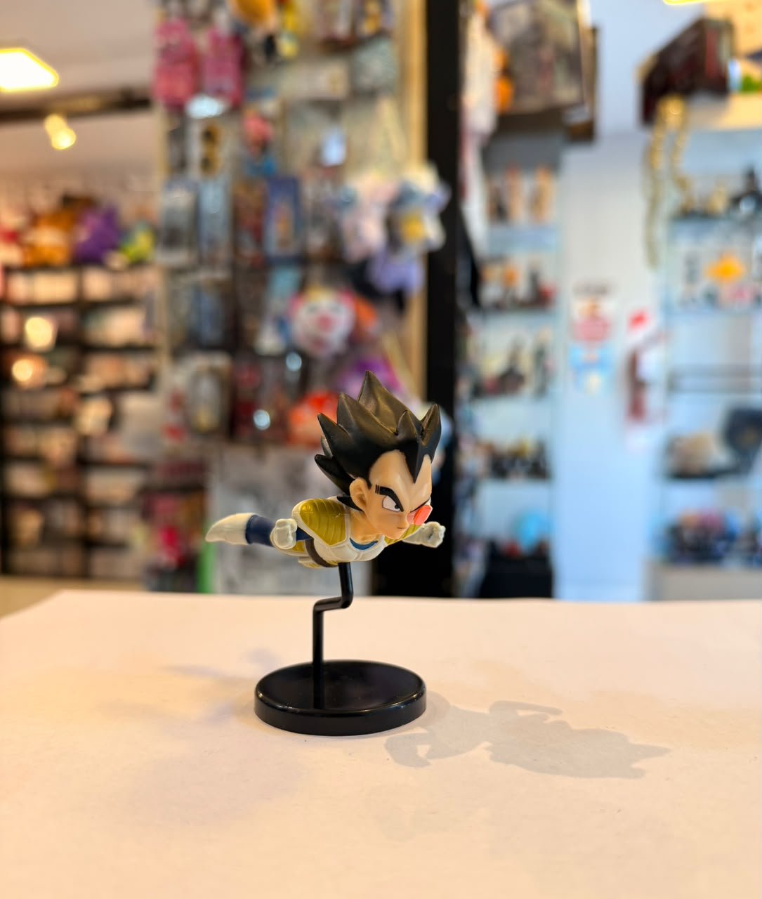 FIGURA GASHAPON DE VEGETA CON SCOUTER LINEA WCF