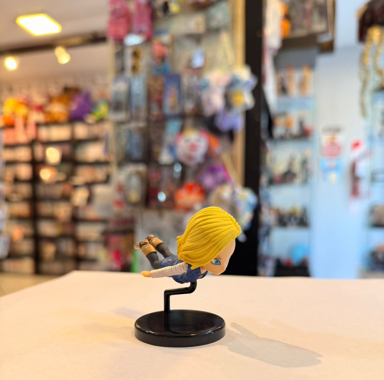 FIGURA GASHAPON DE ANDROIDE 18 LINEA WCF