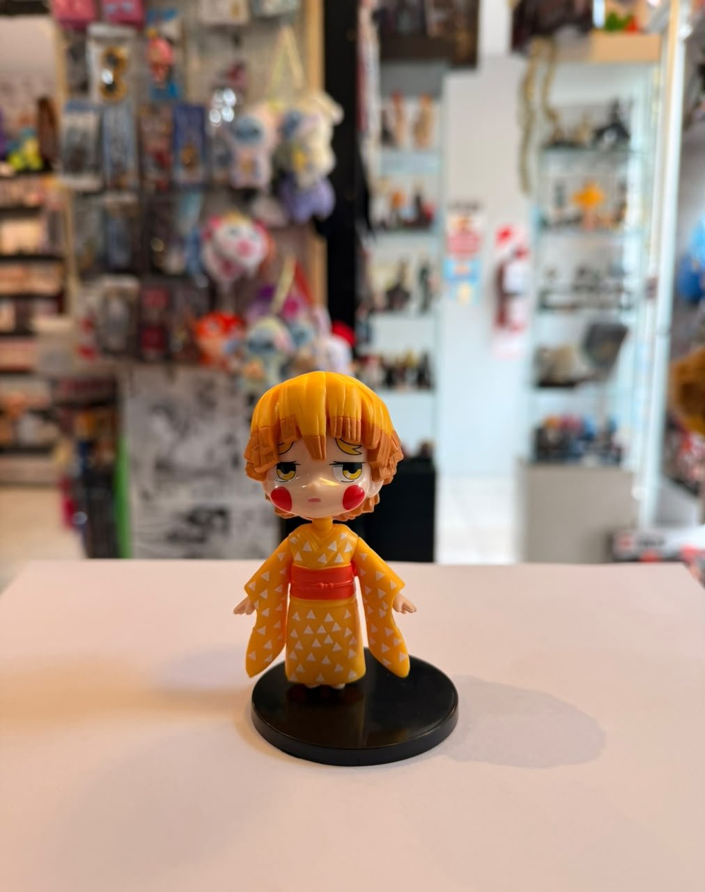 FIGURA CHIBI DE ZENITSU DISFRAZADO DE ZENKO