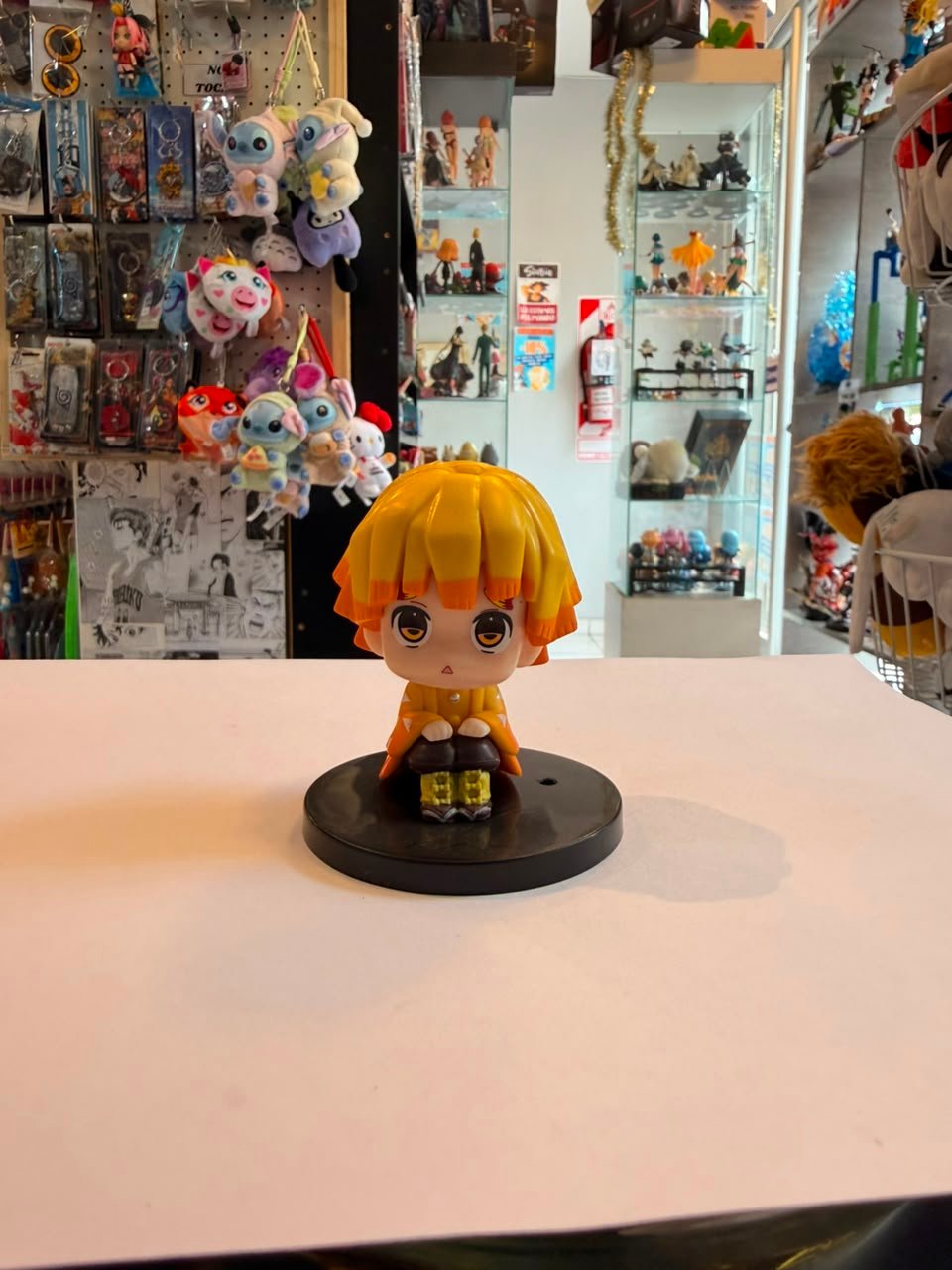 FIGURA CHIBI DE ZENITSU SENTADO