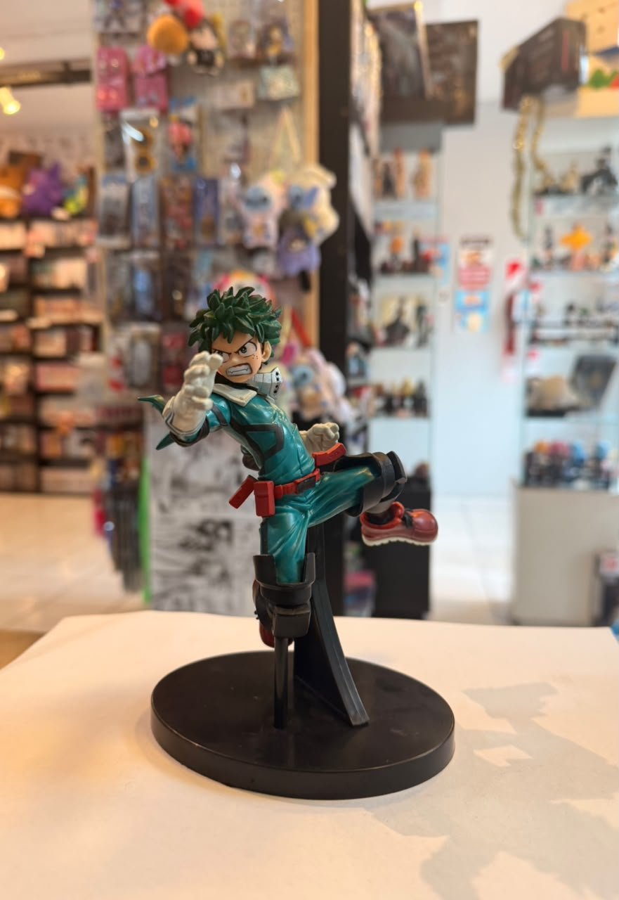 FIGURA DE IZUKU MIDORIYA EN POSE DE ACCION CON TRAJE DE HEROE foto 2