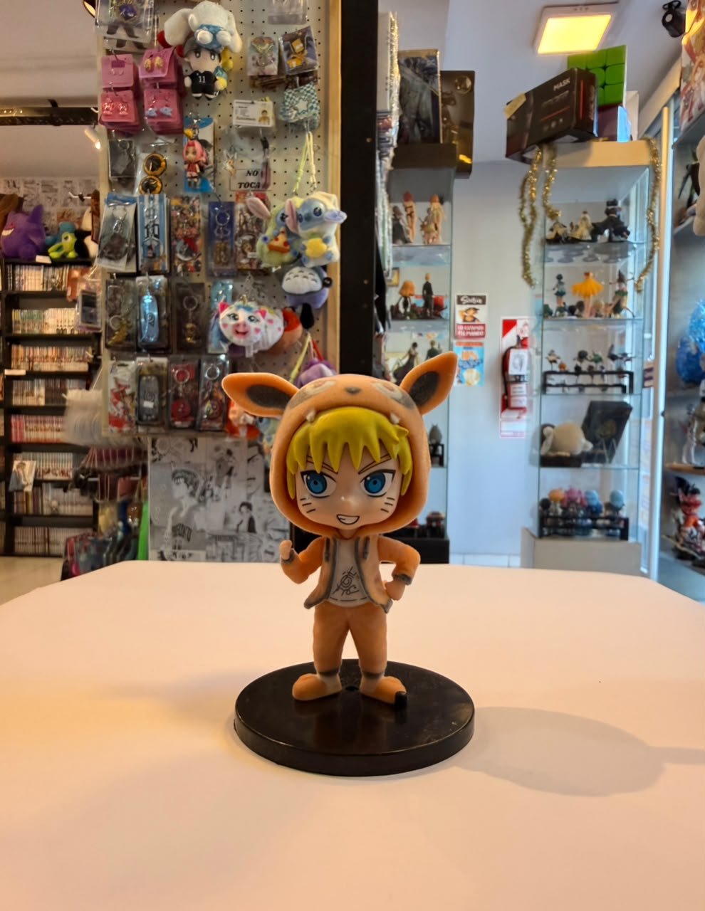 FIGURA CHIBI DE NARUTO USANDO SUDADERA DE ZORRO