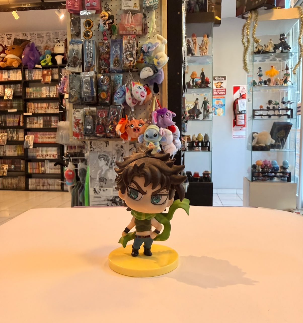 FIGURA GASHAPON DE JOSEPH JOESTAR